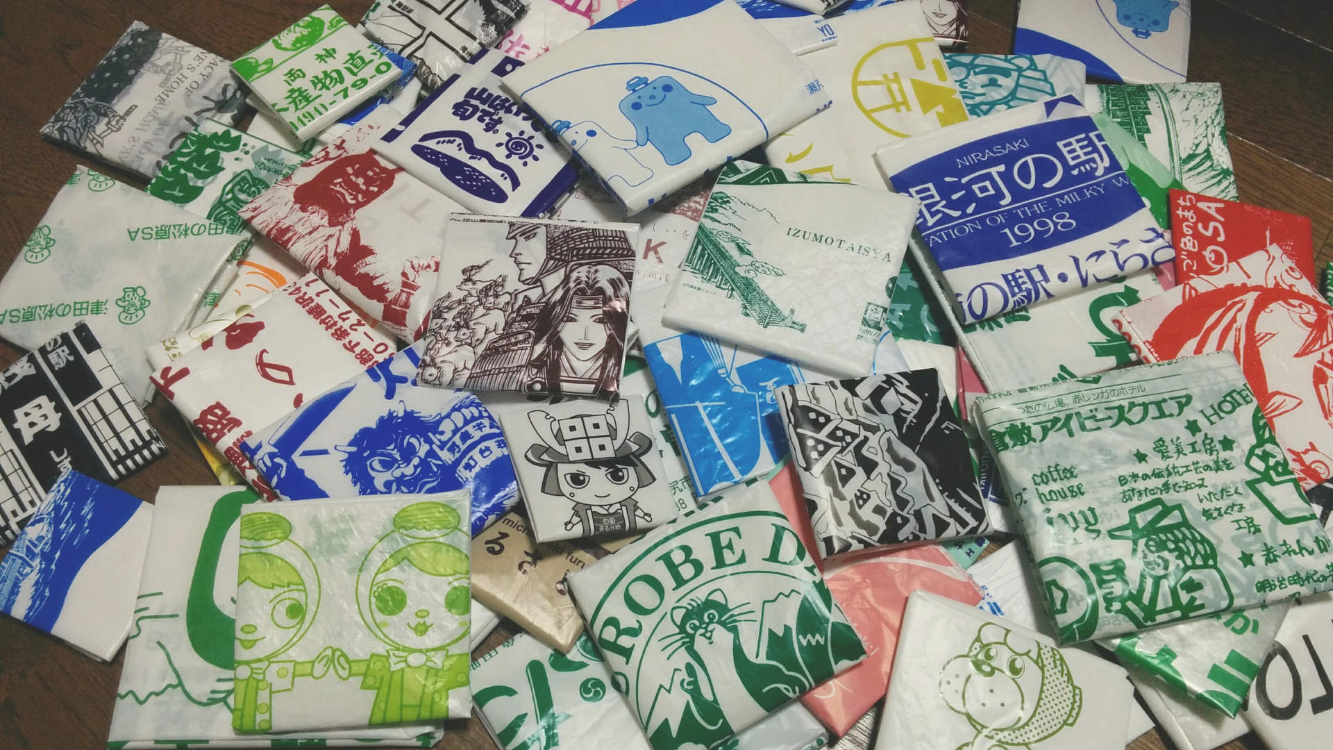 ビニール袋技あり収納術 お土産袋収集家の綺麗なたたみ方こっそり教えます お城とレトロの美学 収集のススメ